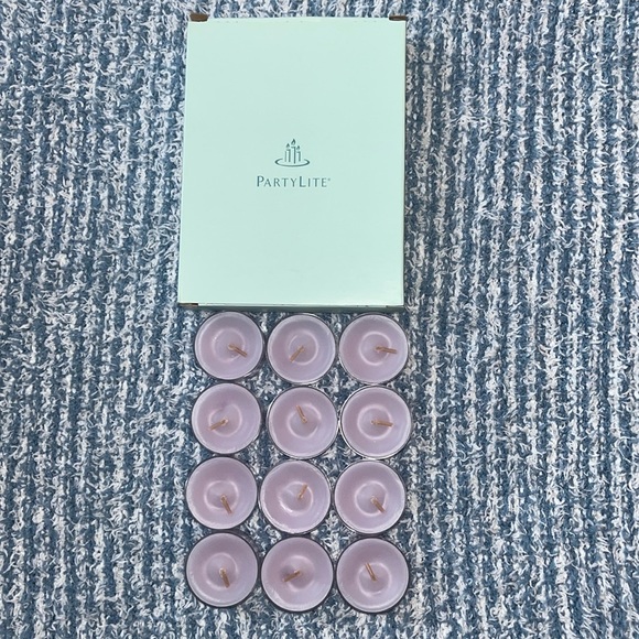 PartyLite tea lite candles essence of lavender (12) - Picture 1 of 5